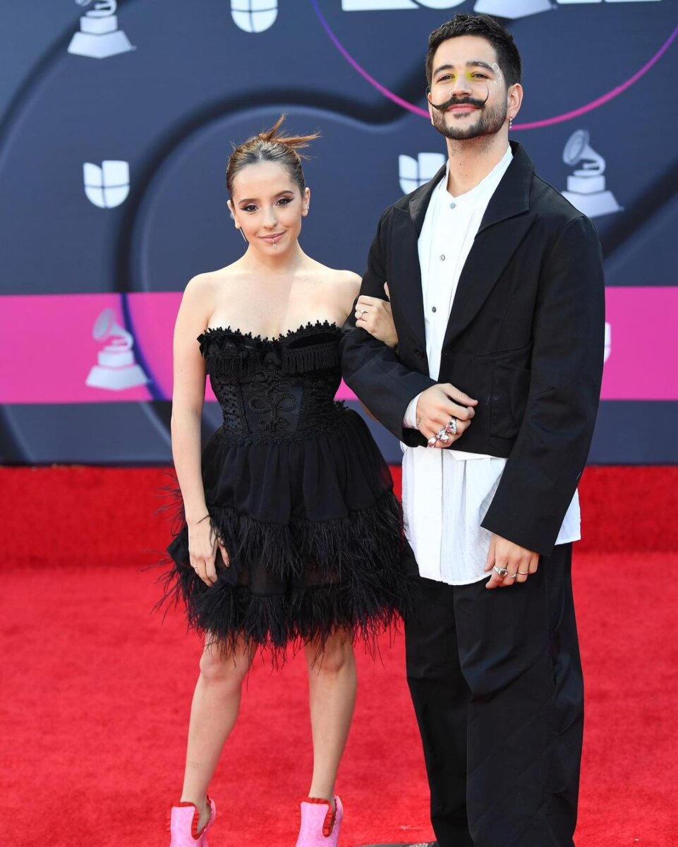 ¿Camilo y Evaluna se van a separar? Los cantantes Camilo y Evaluna Montaner, famosos no solo por su talento sino por su hermosa relación, estarían atravesando una crisis en su matrimonio, según revelaron fuentes cercanas a la pareja de jóvenes.