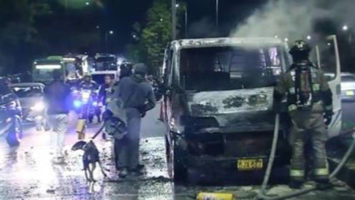 Camioneta incendió en plena vía en la localidad de Suba 2 Camioneta incendió en plena vía en la localidad de Suba En la noche de este lunes se presentó un grave incendio en plena avenida Ciudad de Cali, en la localidad de Suba. Lo que sucedió fue que un carro empezó a presentar fallas mecánicas mientras conducía por la calle 90 y se incendió.