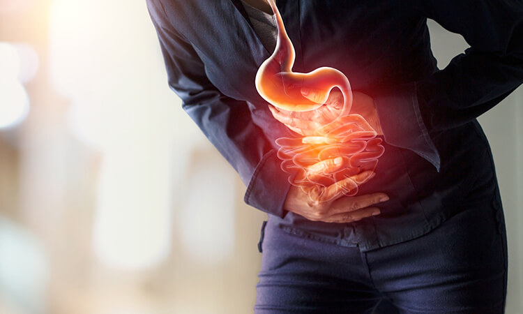 La molesta indigestión * Endoscopia para comprobar si hay anomalías en tu tracto digestivo superior, sobre todo en personas mayores con síntomas más persistentes. Es posible que te tomen una muestra de tejido (biopsia) para un análisis.&nbsp;