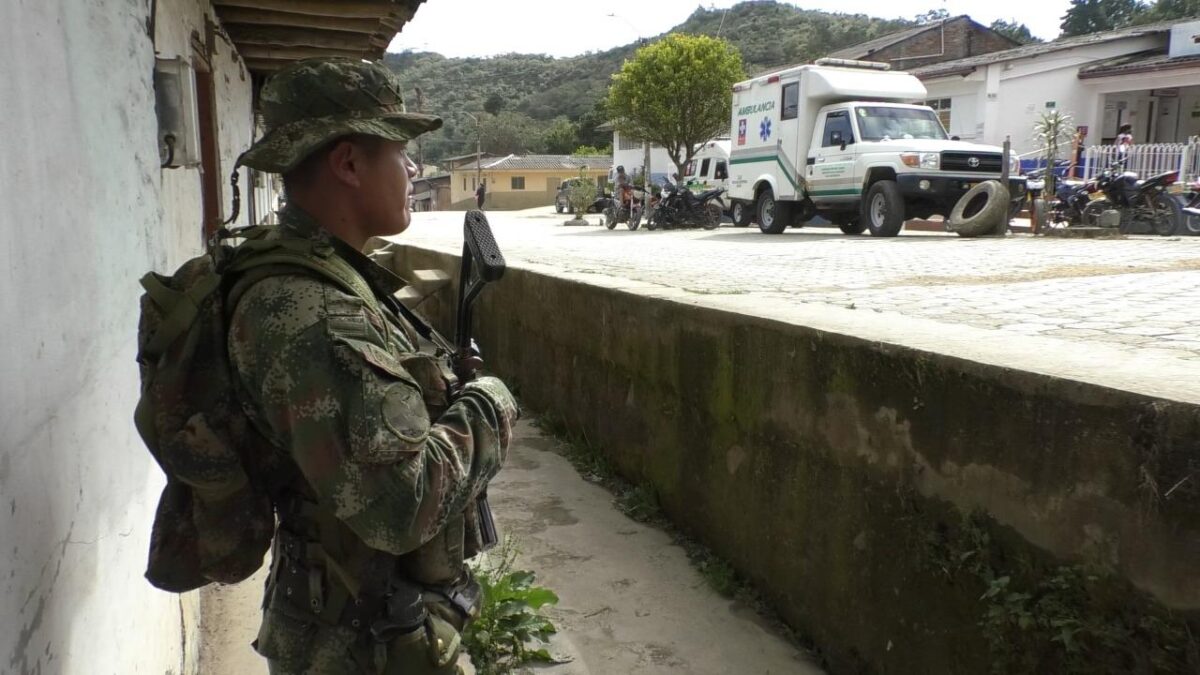 Emboscada de las disidencias de las Farc dejó 4 soldados muertos, 6 heridos y 7 desaparecidos 1 Emboscada de las disidencias de las Farc dejó 4 soldados muertos, 6 heridos y 7 desaparecidos Una emboscada de las disidencias de las FARC dejó 4 militares muertos. El ataque, según informaciones preliminares, se habría registrado en zona rural de Buenos Aires, Cauca, en la Base Militar Los Pinos.