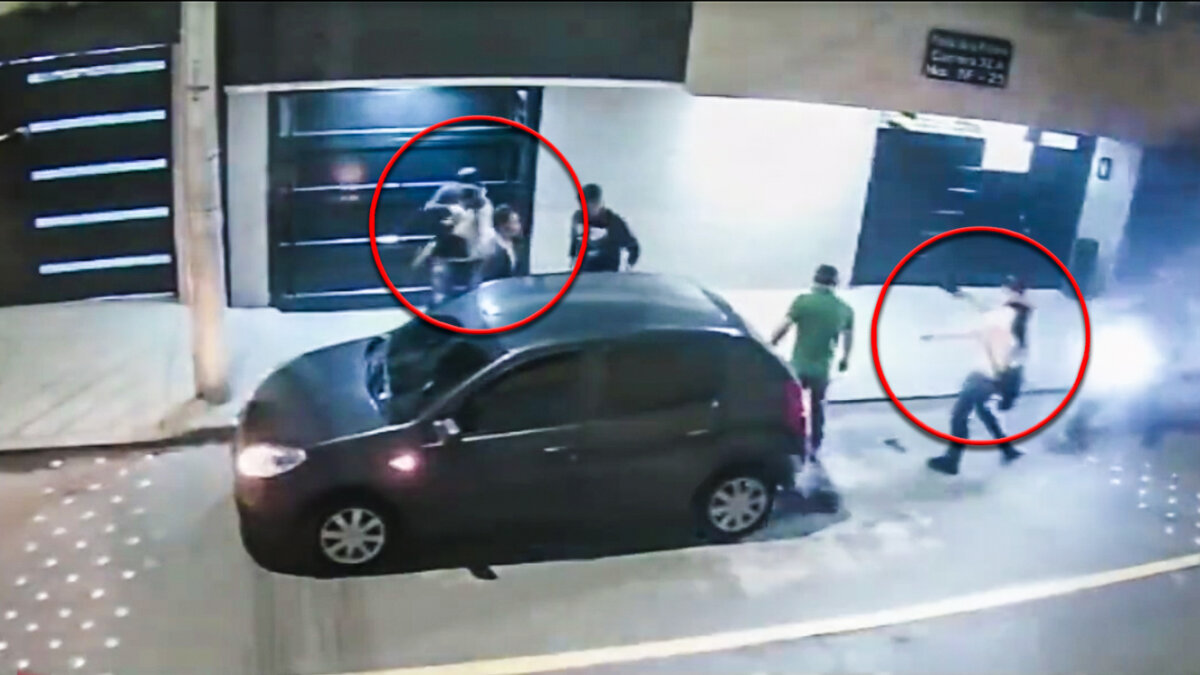De no creer: le robaron 26 millones cuando acababa de vender su carro La inseguridad en Bogotá no da tregua. Esta vez las víctimas fueron dos hombres, quienes acababan de vender un vehículo y llevaban 26 millones de pesos producto del negocio. Los hechos tuvieron lugar en las últimas horas en el barrio Asunción, en la localidad de Puente Aranda.