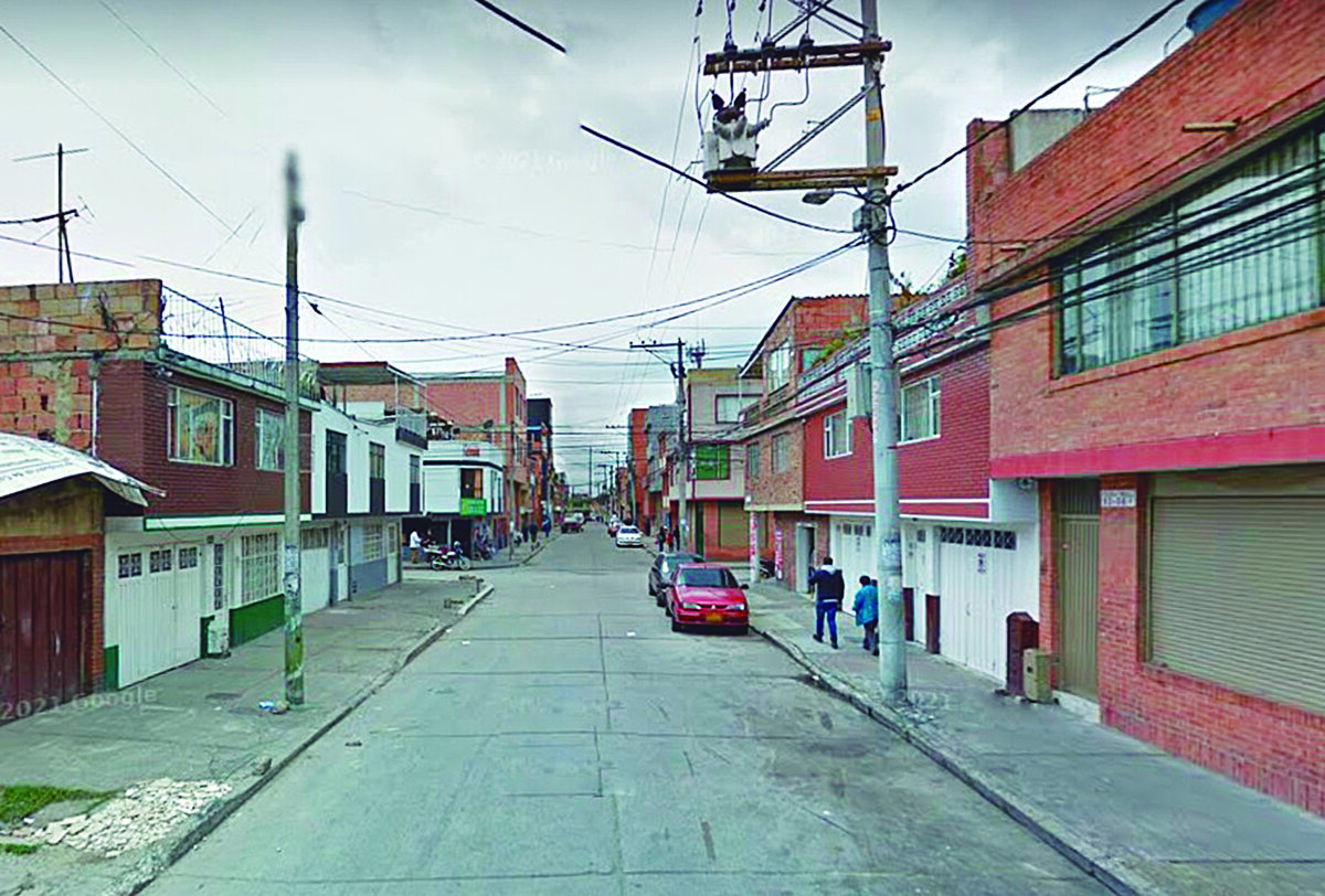 Indignante asesinato de mujer trans en Engativá 1 Indignante asesinato de mujer trans en Engativá Varios gritos ensordecedores alertaron a la comunidad del barrio Florida Blanca (en Engativá) cuando, al interior de un inquilinato, una pareja sostenía una acalorada discusión que acabó en un fatal desenlace, pues una mujer transexual, conocida como Gabriela, fue cruelmente asesinada por alguien que alguna vez dijo amarla.