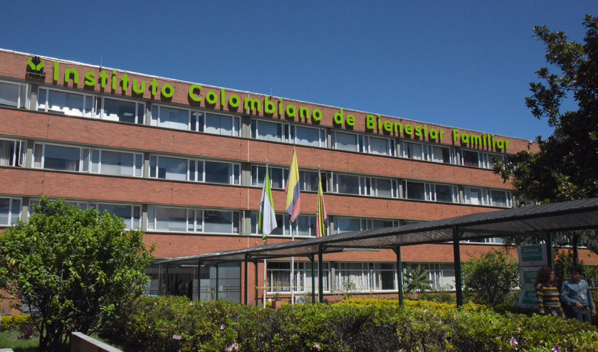 Icbf asume jardines infantiles en Bogotá tras denuncia de abuso sexual El Instituto Colombiano de Bienestar Familiar (ICBF) asumirá desde el 26 de mayo la administración directa de nueve jardines infantiles en Bogotá que eran operados por la Asociación Parque El Canadá luego de conocerse denuncias por presunto abuso sexual en una de sus sedes en la localidad de San Cristóbal.