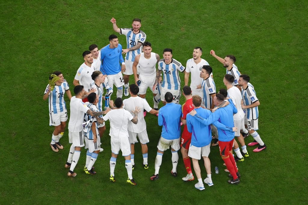 Prográmese para el partidazo de mañana: Argentina Vs. Croacia 2 Prográmese para el partidazo de mañana: Argentina Vs. Croacia Mañana martes 13 de diciembre inician los encuentros de semifinal del Mundial, Argentina, Croacia, Francia y Marruecos se juegan un cupo a la final del sueño de levantar la copa del Mundo.
