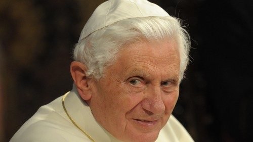 A sus 95 años, murió Benedicto XVI 1 A sus 95 años, murió Benedicto XVI El papa emérito Benedicto XVI murió este sábado en el monasterio Mater Ecclesiae del Vaticano.