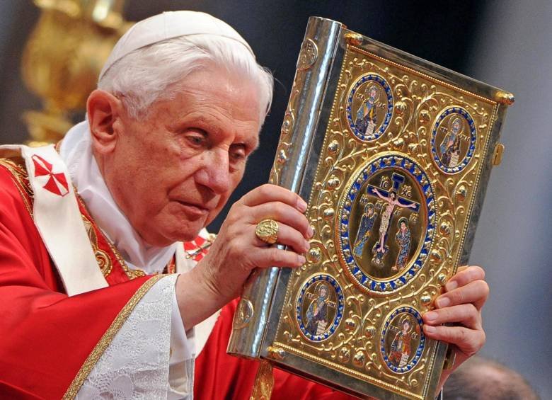 ¿Por qué Benedicto XVI renunció a ser papa? 1 ¿Por qué Benedicto XVI renunció a ser papa? Este sábado 31 de diciembre se conoció el fallecimiento de Benedicto XVI a sus 95 años.