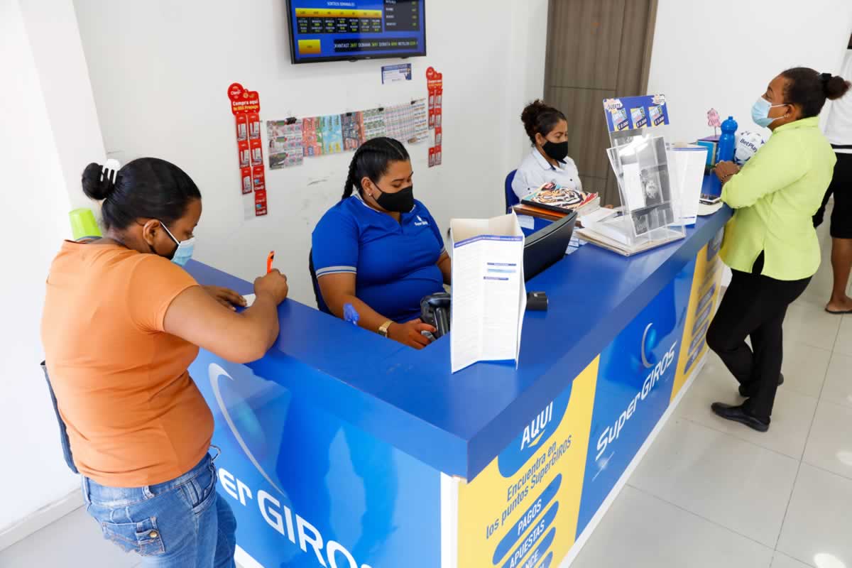 Así podrá cobrar el último Ingreso Solidario Tenga presente las instrucciones para que pueda confirmar las fechas en las que le llegará el giro del dinero, el cual podrá ser enviado a través de una billetera móvil, un giro o depositado en su cuenta de ahorros.