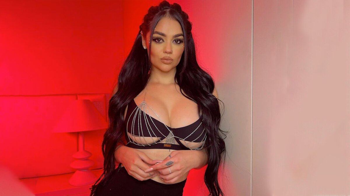 'La Segura' se emberracó tras ser criticada por besar los pies de su novio 5 'La Segura' se emberracó tras ser criticada por besar los pies de su novio Le sacaron la piedra a la influencer conocida como 'La Segura' y ella explotó con sus seguidores. A la bella caleña le pegaron tremenda criticada por aparecer en una historia de Instagram besándole los pies a su novio, Ignacio Baladán. Ella no se quedó callada y le cantó la tabla a quienes le dejaron mensajes negativos.