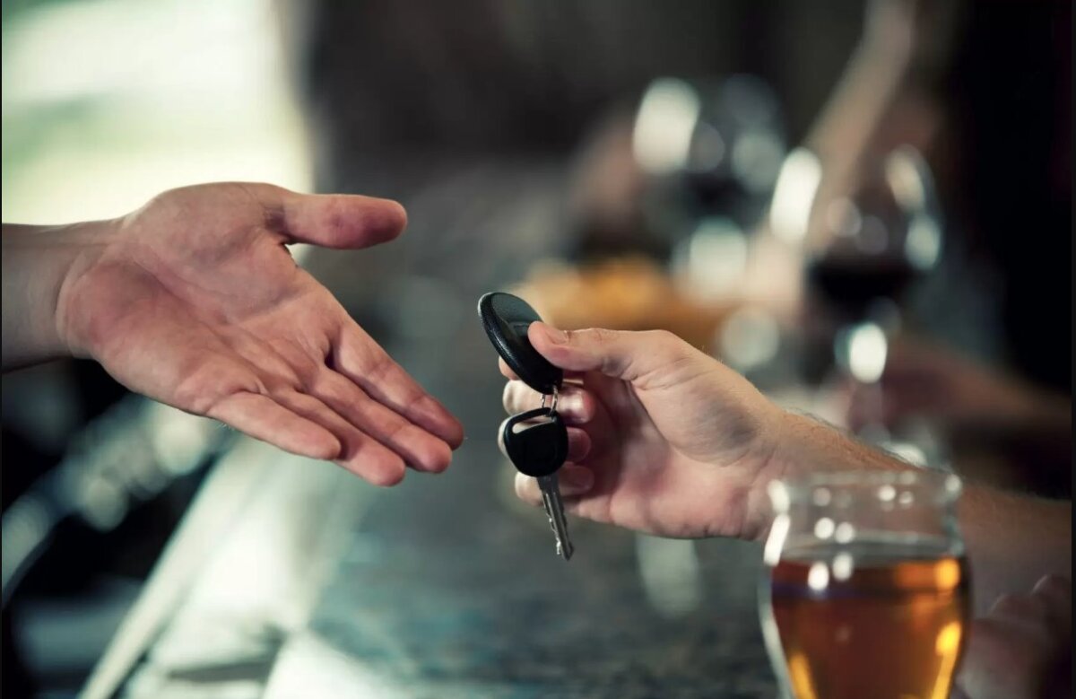 Las mejores opciones de conductor elegido Por todo lo anterior, queremos dejarle a continuación todas las opciones con las que cuenta a la hora de solicitar un conductor elegido si se paso de tragos. A todos nos esperan en casa, ¡a cuidarnos!
