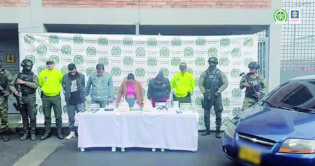 Golpe a tres bandas criminales 1 Golpe a tres bandas criminales Fueron procesadas por los delitos de concierto para delinquir; y tráfico,fabricación y porte de estupefacientes, pues harían parte de tres bandas criminales conocidas como: ‘Los Norteños’, ‘Los Diablitos’ y ‘Los del Recreo’.