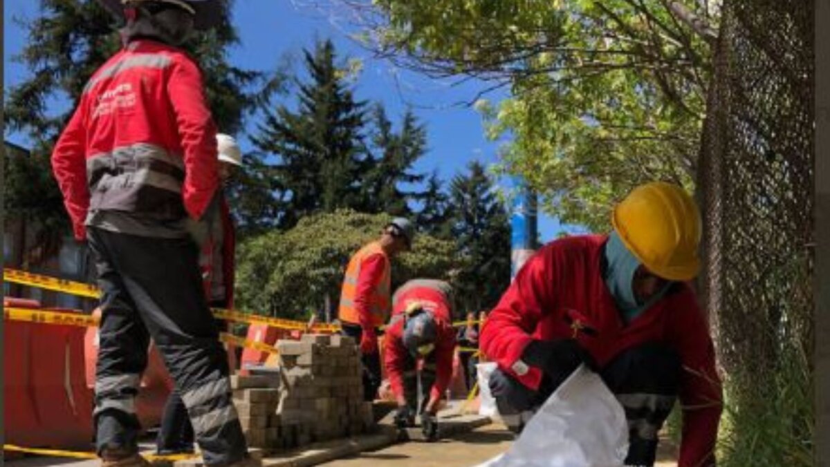 Triste final de trabajador de las obras de la av. 68: falleció tras ser atropellado 1 Triste final de trabajador de las obras de la av. 68: falleció tras ser atropellado El Instituto de Desarrollo Urbano de Bogotá confirmó que uno de sus trabajadores en las obras del proyecto Avenida 68, murió y lamentó lo sucedido.