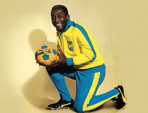 Los números de Pelé con los que se podría ganar el chance El exastro brasileño, Edson Arantes do Nascimento​, más conocido como Pelé, falleció este jueves, 29 de diciembre, a sus 82 años. Esta noticia enluta y golpea al mundo, pero también, significa para sus seguidores una “oportunidad” en la que le apostarán a la suerte para ganar el chance.