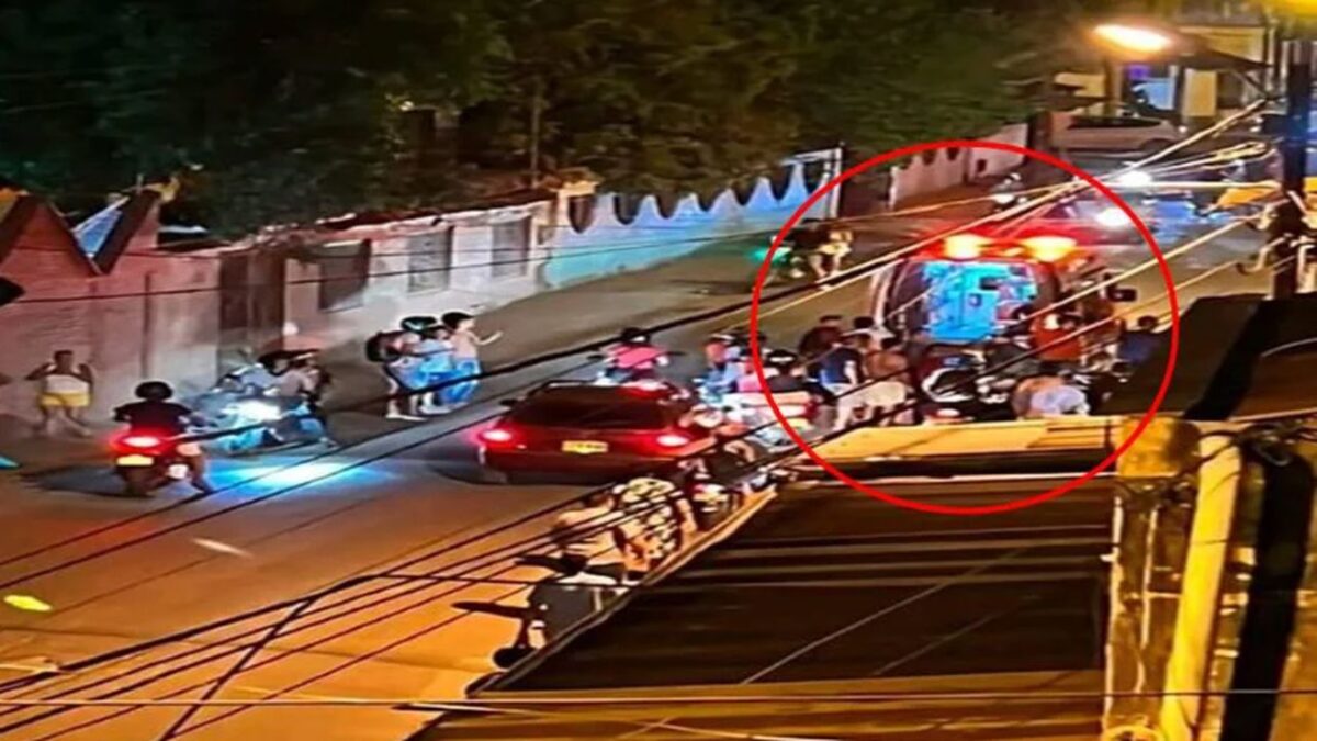 ¡Un milagro! Policía se salvó de morir gracias a su placa Un inusual suceso se registró el pasado fin de semana en el municipio de Melgar, Tolima, en el que dos policías se convirtieron en el blanco de un sujeto armado con, aparentemente, problemas psiquiátricos.