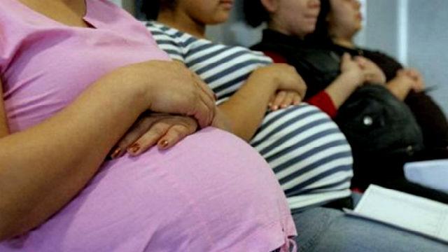 El derecho a la salud materna no se negocia Uno de los principales derechos a los cuales tiene acceso una mujer, y más en estado de embarazo, es a que se le garantice por completo todo lo relacionado a la salud materna, es decir, tanto de la mamá como la del recién nacido.