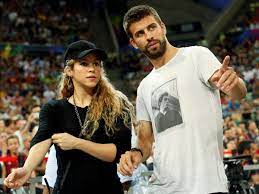 Piqué le habría puesto los cachos a Shakira con 50 mujeres Han pasado ya seis meses desde que la cantante Shakira y el exfutbolista Gerard Piqué anunciaron públicamente su separación y todavía siguen dando de qué hablar en los diferentes medios de comunicación tanto españoles como colombianos.