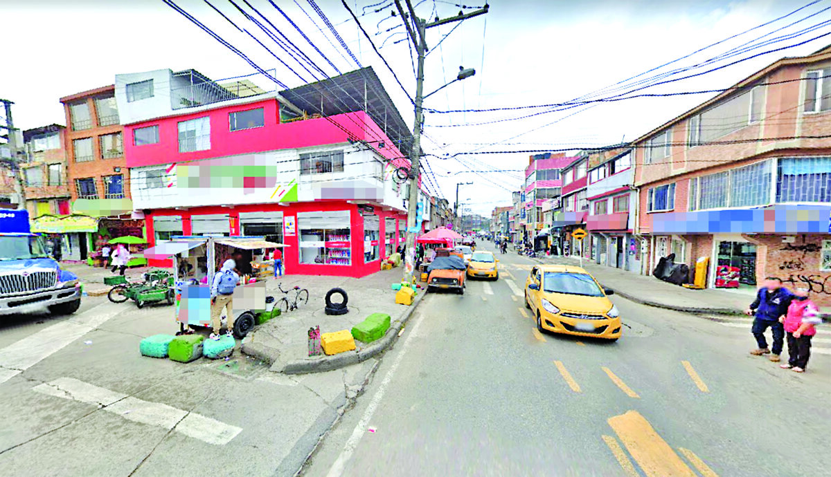 En vil ataque mataron a Anyi en Suba 1 En vil ataque mataron a Anyi en Suba La vendedora se encontraba en compañía de otra mujer, al parecer, se encontraban recogiendo la mercancía que comercializaban en el puesto ambulante cuando todo sucedió. Una de ellas, Anyi del Carmen Seguanes Villadiego, estaba barriendo el punto donde ubicaban el puesto, cuando un sujeto llegó y sobrevino la tragedia.