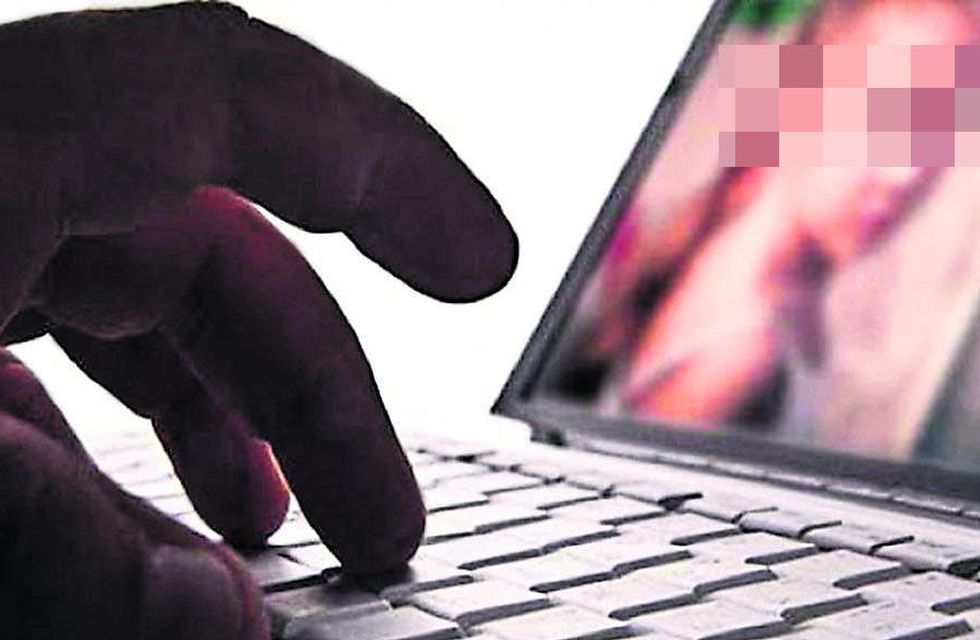 Ponen tras las rejas a infame traficante de pornografía infantil En una acción conjunto con la Sijín, la Fiscalía logró la judicialización con medida de aseguramiento en centro carcelario de Juan Pablo Ferreira Patiño, presunto autor del delito de pornografía infantil.