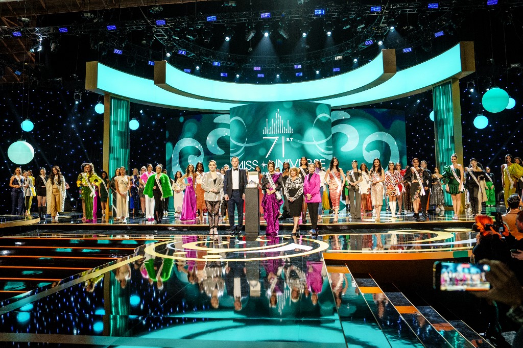 Arrancó Miss Universo, Colombia la gran favorita 1 Arrancó Miss Universo, Colombia la gran favorita Este sábado 14 de enero se conocerá quien será la mujer que porte la corona de Miss Universo. María Fernanda Aristizábal, Miss Colombia, es una de las favoritas para ganar este certamen.