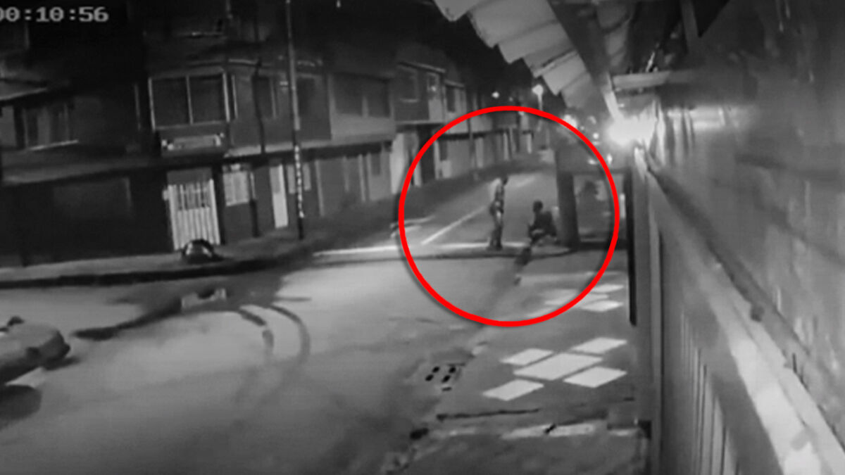Asesinaron a taxista por robarlo en Engativá Rafael Cortés, un taxista de 61 años, fue vilmente asesinado por delincuentes cuando llegaba a su casa en la madrugada de este jueves en el barrio San Joaquín, en la localidad de Engativá.