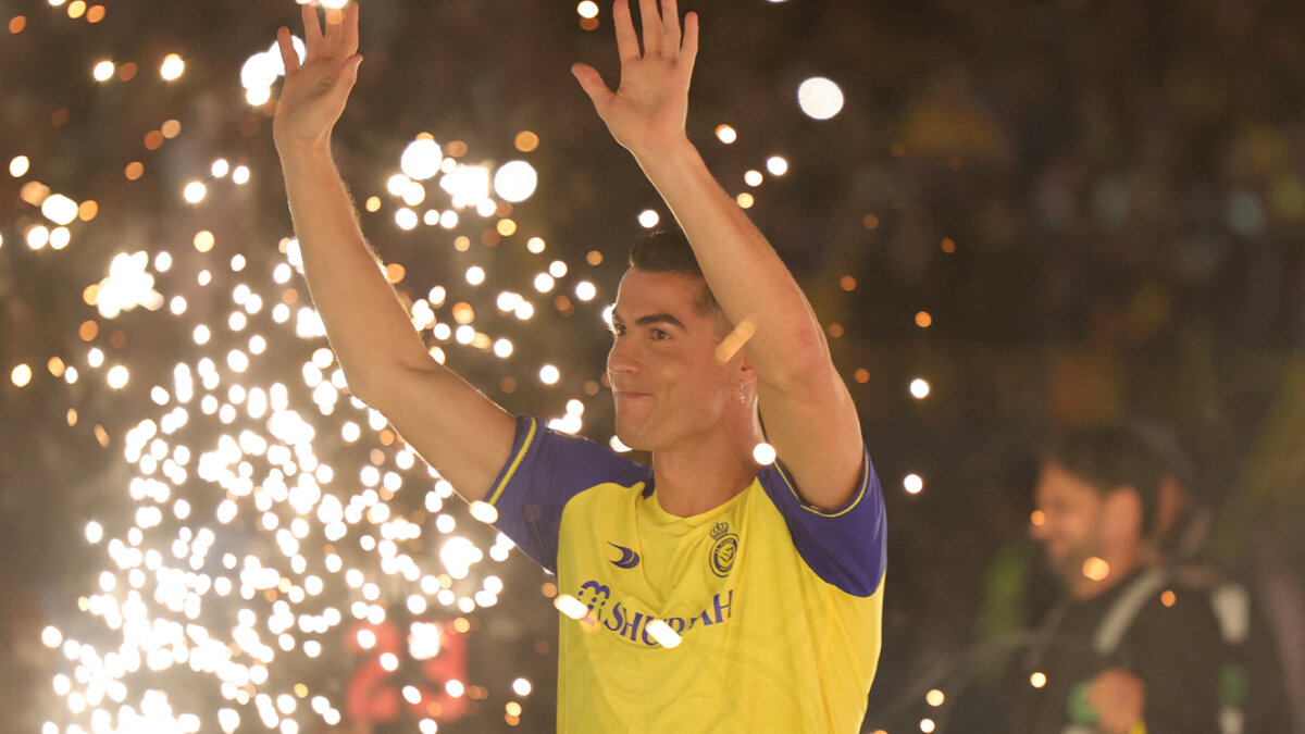 Así fue la presentación de Cristiano Ronaldo con el Al-Nassr El futbolista Cristiano Ronaldo fue presentado por su nuevo equipo el Al-Nassr de Arabia Saudita y es furor en el país asiático.