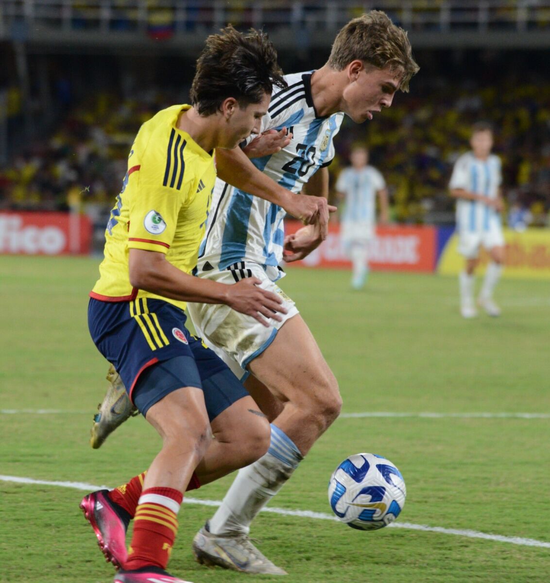 Colombia derrotó 1-0 a Argentina y avanza al hexagonal del suramericano Sub-20 Colombia selló su clasificación para el hexagonal final del Suramericano Sub 20 al derrotar este viernes en la noche 1-0 a Argentina en el Pascual Guerrero.