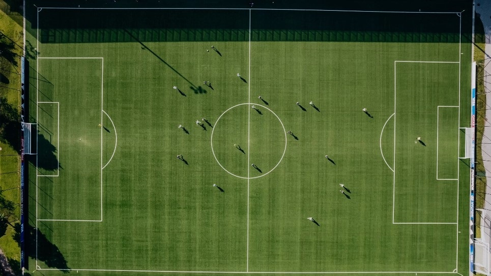 El campo de fútbol de la sede de la Fifa llevará el nombre de Pelé 1 El campo de fútbol de la sede de la Fifa llevará el nombre de Pelé La FIFA pondrá el nombre del brasileño Edson Arantes do Nascimento, Pelé, al campo de fútbol de su sede de Zúrich (Suiza) como "homenaje de la comunidad futbolística" al legendario futbolista, fallecido el pasado jueves a los 82 años.