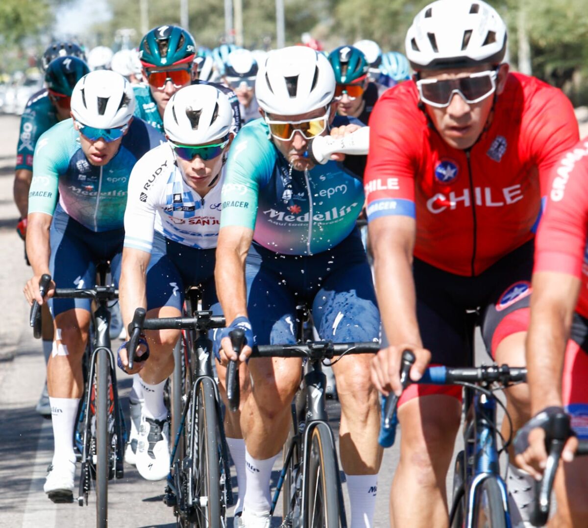 'Superman' López se mantiene líder de la vuelta a San Juan A falta de una etapa, el colombiano Miguel Ángel 'Superman' López se mantiene líder de la Vuelta a San Juan que se corre por tierras argentinas.