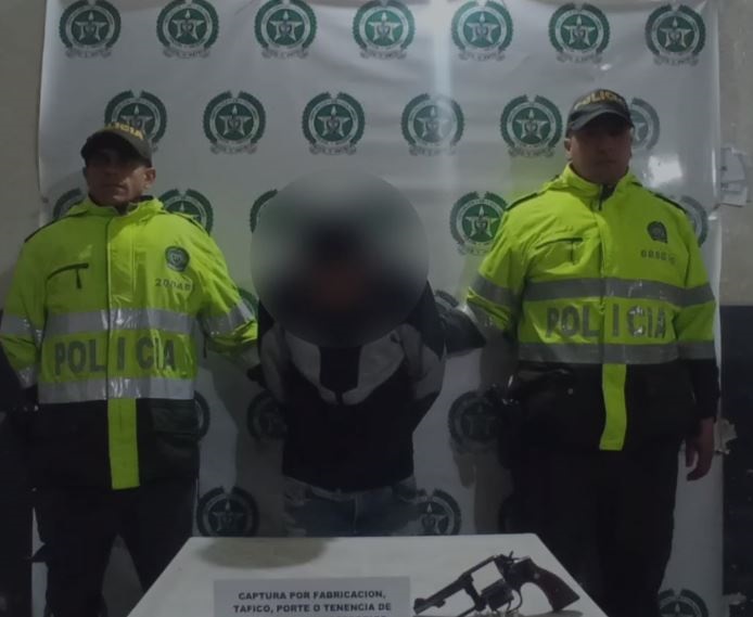Soacha: Crimen a traición en San Mateo El victimario fue capturado y aceptó los cargos en las audiencias preliminares antes las autoridades, por el asesinato de un joven de 18 años en Soacha.