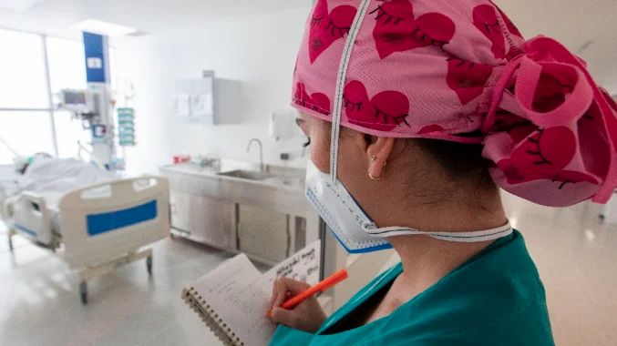 Estos son algunos de los cambios que traería la reforma a la salud que será discutida en el Congreso De acuerdo al presidente Petro, la reforma a la salud busca basar el sistema de salud en un modelo de prevención y atención primaria.