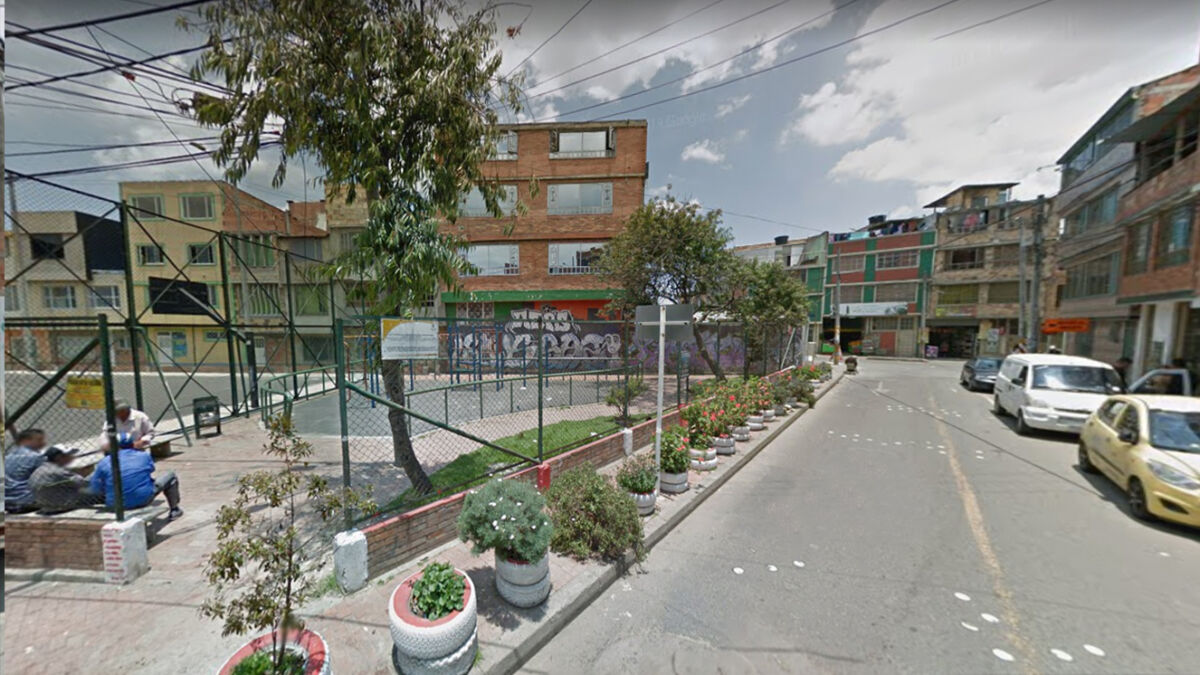 Falleció joven baleado en Engativá Tras pasar cuatro días luchando por su vida, un joven de 28 años falleció este miércoles luego de que fuese blanco de un ataque sicarial ocurrido en la localidad de Engativá.