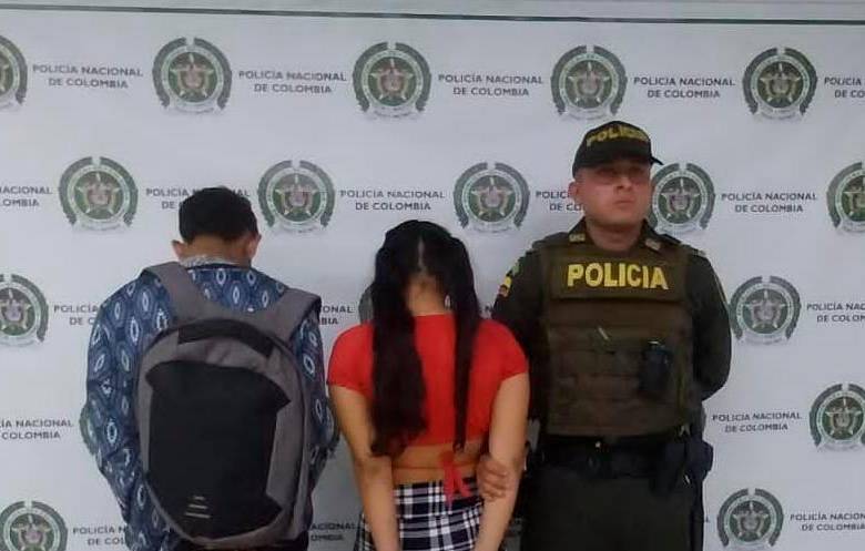 Infames asesinaron a profesora por robarle el celular 1 Infames asesinaron a profesora por robarle el celular Como Érika Jesenia Cuadros López fue identificada la mujer que murió anoche tras ser atacada por unos delincuentes en el sector Exposiciones, de Medellín.
