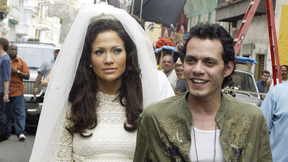 Marc Anthony vuelve al altar... por cuarta vez “Voy a reír, voy a bailar, vivir mi vida, la la la la”. Si hay alguien que le hace honores a esa frase es su propio intérprete, Marc Anthony. Es que el salsero vive sin límites a sus 54 años y por eso decidió darse una nueva oportunidad en el amor.