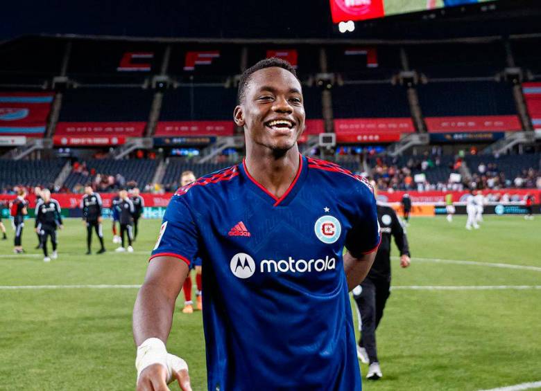 John Jáder Durán, el crack de la Sub 20 que se va a jugar a la Liga Premier El jugador colombiano, John Jáder Durán, viene de jugar en el fútbol de los Estados Unidos y ahora espera ganarse con goles el cariño del Aston Villa de Inglatarra en la Liga Premier.