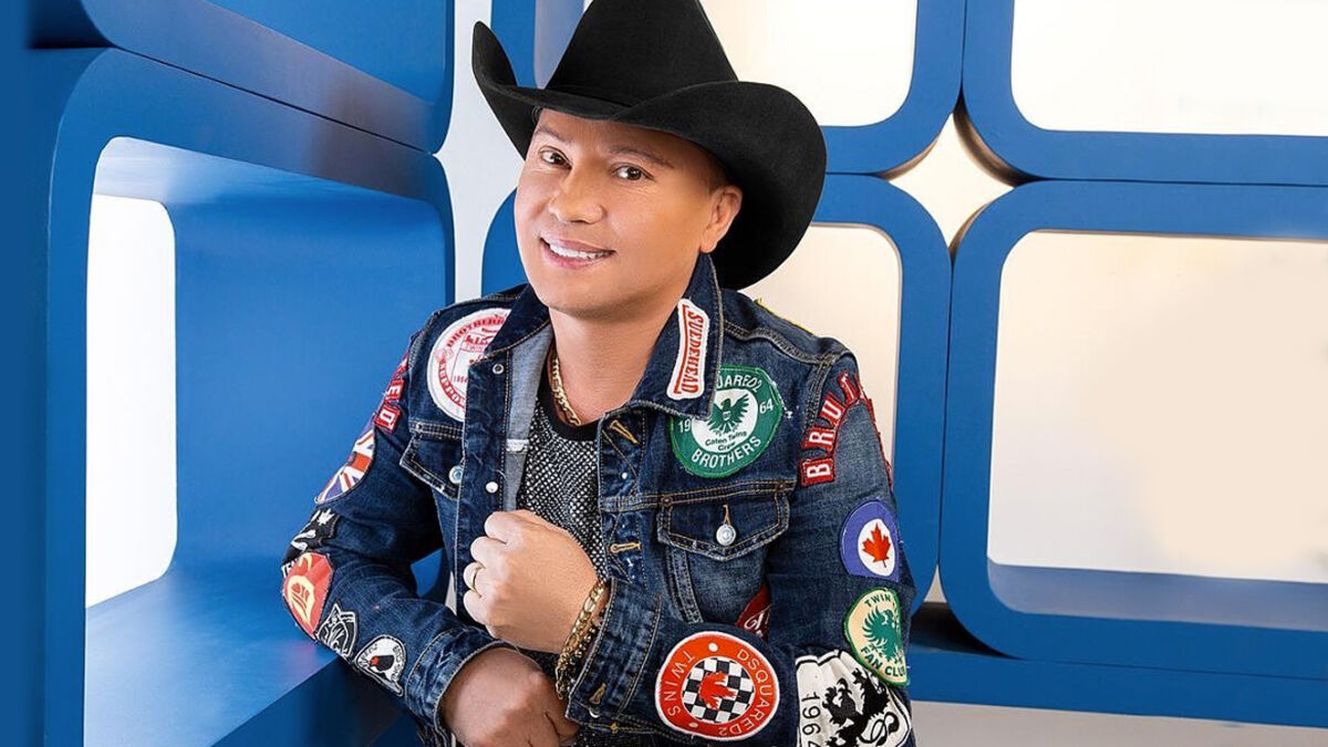 Le dan palo a Giovanny Ayala por su inusual propuesta de matrimonio Lo que parecía ser un almuerzo normal, terminó en una inusual propuesta de matrimonio por parte del artista de música popular Giovanny Ayala.