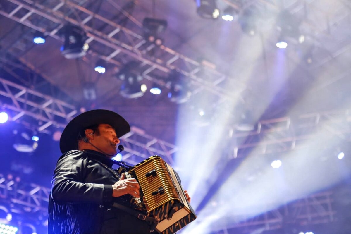 Este será el concierto más grande de la música popular en Bogotá 1 Este será el concierto más grande de la música popular en Bogotá Por todo esto, no sorprende que se organice lo que se ha denominado 'El concierto más grande en la historia de la música popular' con el 'Festival Pa' Gozar y Cantar' que se realizará el próximo 11 de marzo de 2023 en el Estadio El Campín de Bogotá.