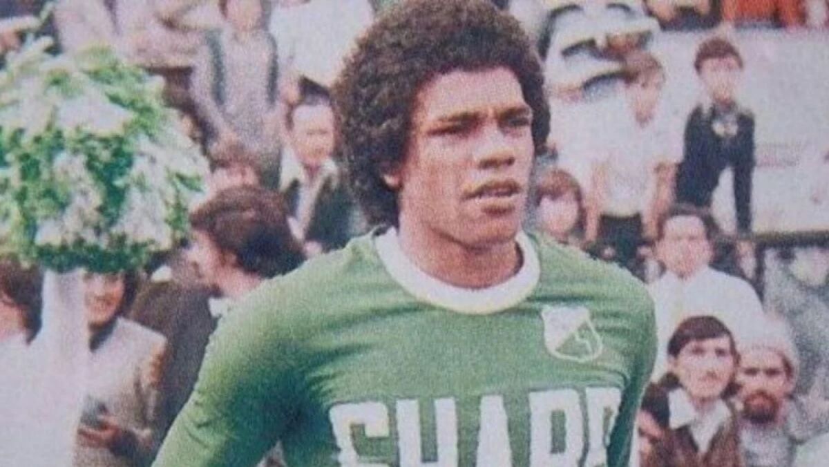 Luto en el fútbol colombiano: falleció Henry 'La Mosca' Caicedo El fútbol colombiano llora la partida del exfutbolista Henry 'La Mosca' Caicedo, emblemático con el Deportivo Cali, falleció luego de complicaciones en su salud después de sufrir un derrame cerebral el año pasado.