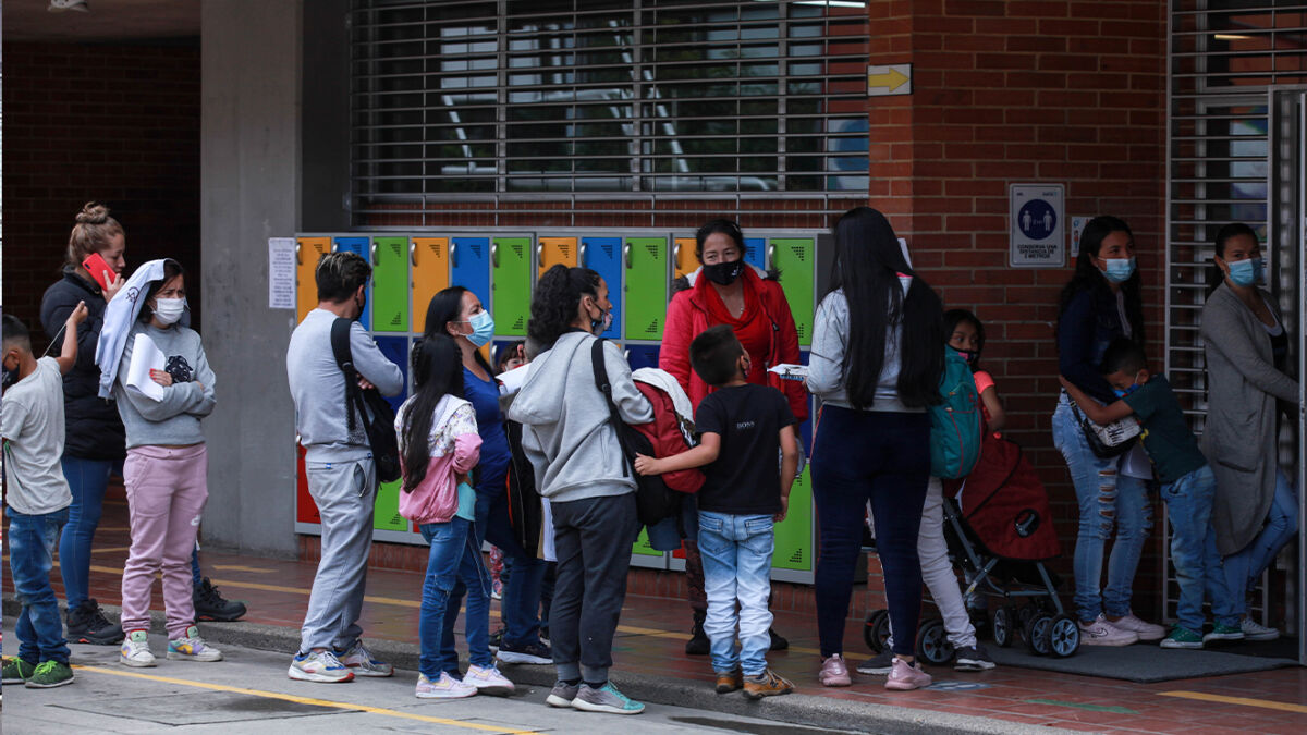 Mamás y papás, definidas fechas de ingreso a colegios públicos y privados Los colegios con calendario A deberán iniciar sus clases en febrero, mientras que para calendario B será desde septiembre.