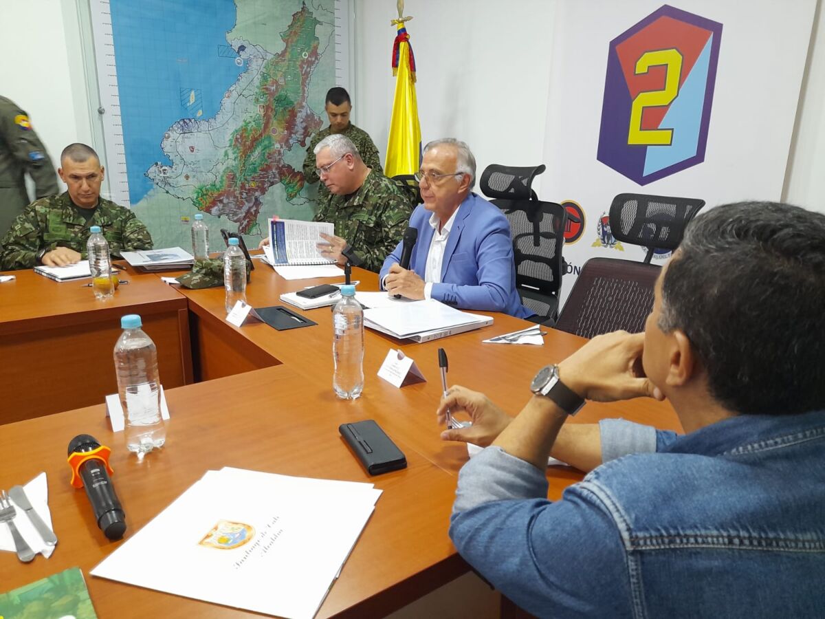 MinDefensa lanzó advertencia a disidencias de las Farc En el consejo de seguridad que se llevó a cabo este sábado, 21 de enero de 2023, se analizó la situación en el departamento del Valle del Cauca, especialmente en Cali y Jamundí.