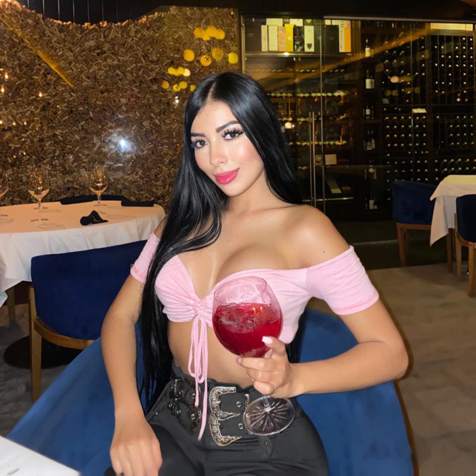 Mujer encontrada muerta en contenedor de basura de Fontibón era una bella DJ Como Valentina Trespalacios (21 años)&nbsp;fue identificada la mujer que apareció&nbsp;muerta en un contenedor&nbsp;de basura en la localidad de&nbsp;Fontibón. Según se pudo conocer, la víctima era una reconocida DJ a nivel nacional e internacional.
