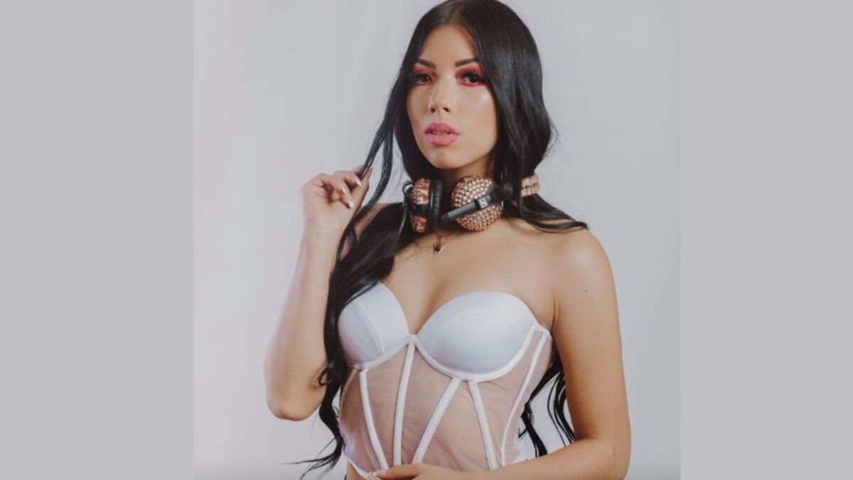 Amiga de la DJ dice que ella publicó fotos con otro hombre Hace pocos minutos se conoció que el novio de la joven Valentina Trespalacios, John Poulos, fue capturado&nbsp;en la ciudad de Panamá. El hombre es el principal sospechoso del crimen y poco a poco van saliendo detalles del asesinato.