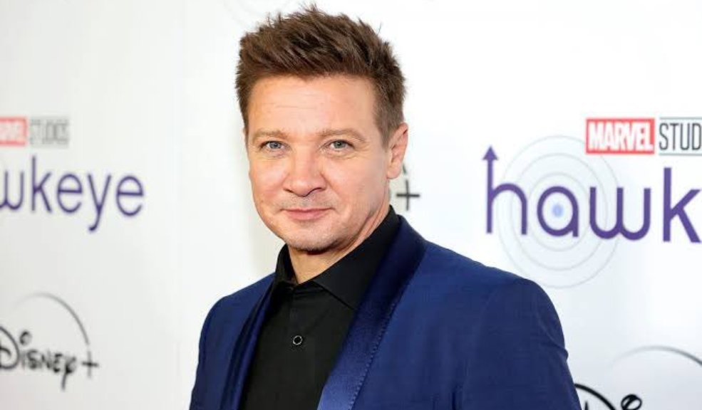 Actor de 'Avengers', en estado crítico por grave accidente La estrella de cine Jeremy Renner, conocido por su papel de 'Ojo de Halcón' en varias superproducciones de Marvel, como 'Avengers', se encuentra en estado crítico pero estable, tras sufrir un accidente con un quitanieves, así lo informó su representante a los medios estadounidenses el domingo.