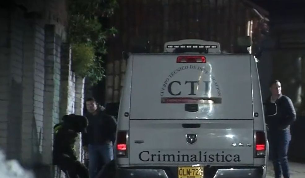 A golpes mataron a un detenido señalado de abuso sexual en Soacha 1 A golpes mataron a un detenido señalado de abuso sexual en Soacha Hombre que había sido detenido en el vecino municipio de Soacha, fue asesinado a golpes por varios reclusos en un centro carcelario ayer miércoles.