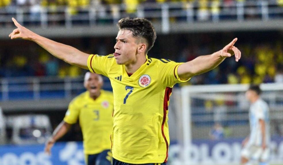 Colombia derrotó 1-0 a Argentina y avanza al hexagonal del suramericano Sub-20 1 Colombia derrotó 1-0 a Argentina y avanza al hexagonal del suramericano Sub-20 Colombia selló su clasificación para el hexagonal final del Suramericano Sub 20 al derrotar este viernes en la noche 1-0 a Argentina en el Pascual Guerrero.