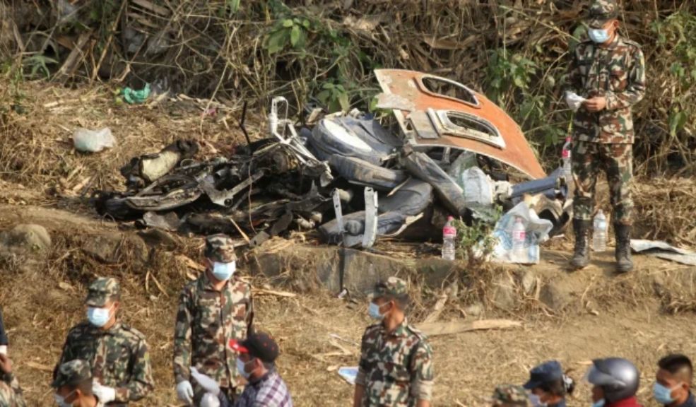 Tragedia: avión con 72 personas a bordo se estrelló en Nepal, 68 de ellas murieron 3 Tragedia: avión con 72 personas a bordo se estrelló en Nepal, 68 de ellas murieron Al menos 68 personas murieron este domingo tras el siniestro del avión de la compañía Yeti Airlines en la ciudad de Pokhara, en el centro de Nepal.