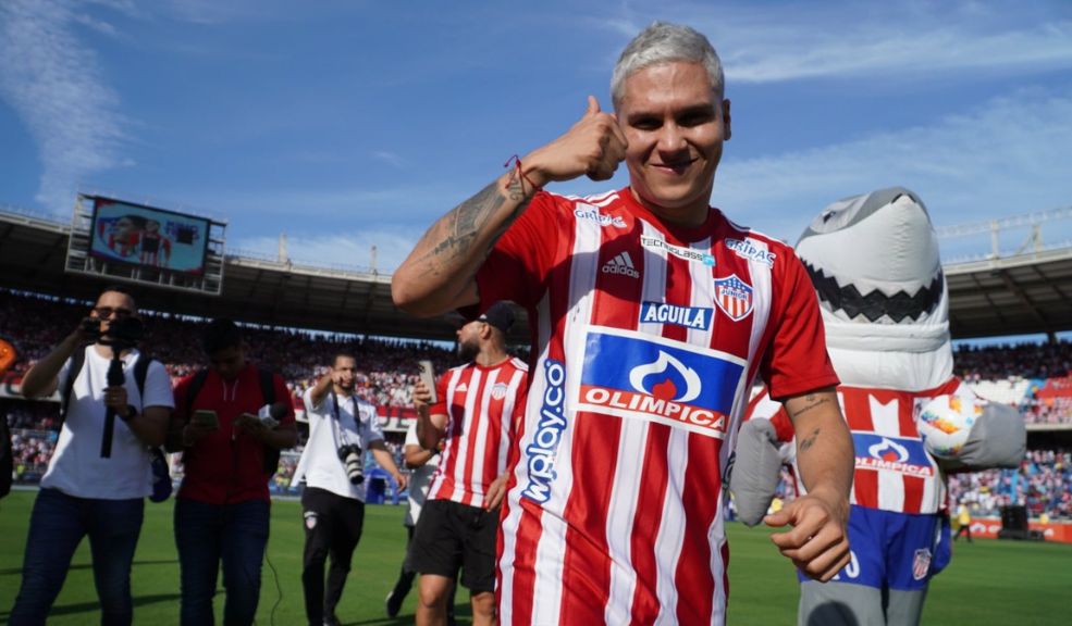 Así fue la histórica presentación de Juanfer Quintero en el Junior 2 Así fue la histórica presentación de Juanfer Quintero en el Junior La fiesta contagió el Metropolitano de Barranquilla tras la presentación de Juan Fernando Quintero en el Junior.