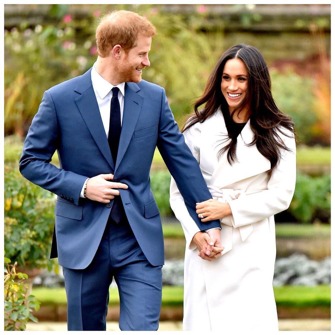 Príncipe Harry contó que su hermano lo agredió físicamente En su muy esperado libro de memorias, el príncipe Harry cuenta que fue "atacado" físicamente por su hermano Guillermo, heredero al trono británico, durante una discusión sobre Meghan Markle, según extractos filtrados días antes de su publicación, adelantada accidentalmente por una librería en España. &nbsp;&nbsp;
