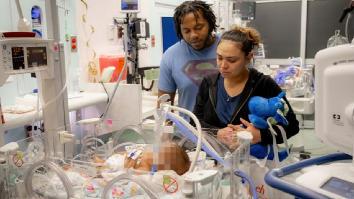Separan a bebés siamesas que nacieron unidas por el tronco Una&nbsp;increíble hazaña&nbsp;lograron los médicos de un&nbsp;hospital en Texas, en Estados Unidos, tras&nbsp;separar a un par de bebés siamesas.&nbsp;