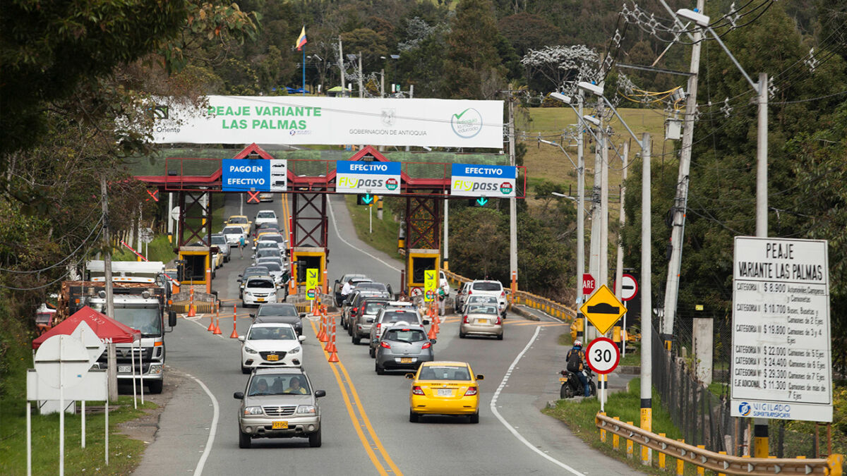 Un alivio: tarifa de peajes no subirá este año Este viernes el ministro de Transporte, Guillermo Reyes, le devolvió el alma al cuerpo a más de un conductor que estaba preocupado por el alza en la tarifa de los peajes a nivel nacional, pues se confirmó que no habrá incrementos este 2023.
