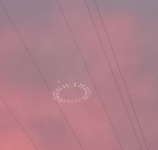 ¿Primer OVNI del 2023? mujer fotografió avistamiento inusual en el cielo 4 ¿Primer OVNI del 2023? mujer fotografió avistamiento inusual en el cielo En Buenos Aires, Argentina, se registró el primer avistamiento de objetos voladores no identificados (OVNI), el hecho fue fotografiado y compartido a través de redes sociales.
