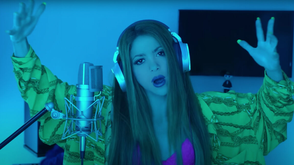 Esta es la letra completa de la 'tiradera' de Shakira a Piqué La cantante colombiana Shakira, le sigue sacando provecho a su divorcio, y se fue con toda este miércoles contra su expajera Gerard Piqué.